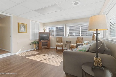 Escape to the beautiful White Lake! This 3-bedroom, 2-bathroom - photo 8