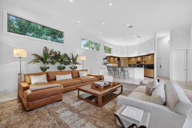Rare opportunity to own a stunning & renovated SINGLE-LEVEL - photo 13