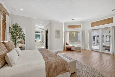 Rare opportunity to own a stunning & renovated SINGLE-LEVEL - photo 14