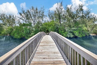 Rare opportunity to own a stunning & renovated SINGLE-LEVEL - photo 36