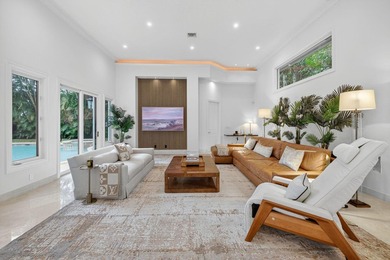 Rare opportunity to own a stunning & renovated SINGLE-LEVEL - photo 48