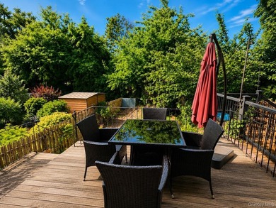 Welcome to this charming, beautifully renovated three-bedroom - photo 15