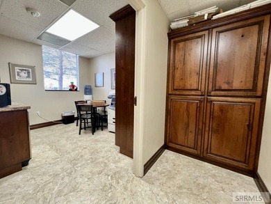 Exceptional opportunity for your medical practice! Privately - photo 22