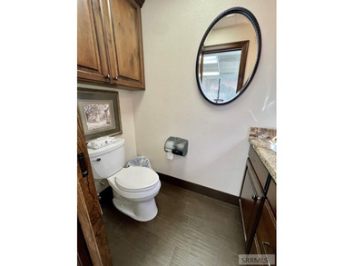 Exceptional opportunity for your medical practice! Privately - photo 23
