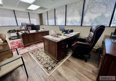 Exceptional opportunity for your medical practice! Privately - photo 25