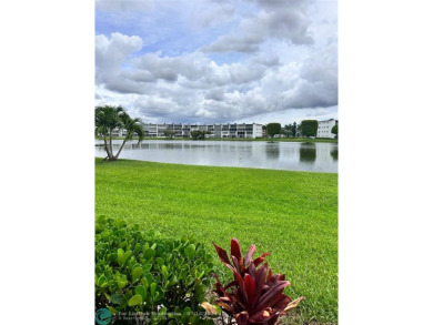 Lake Condo For Sale in Boca Raton, Florida