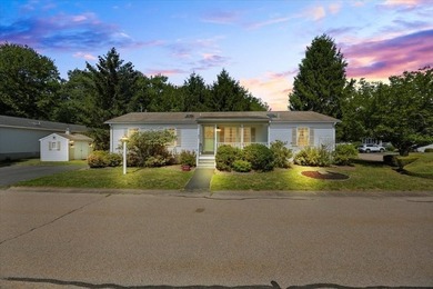 Welcome home to this well maintained, 2 bedroom 2 bath one level - photo 4