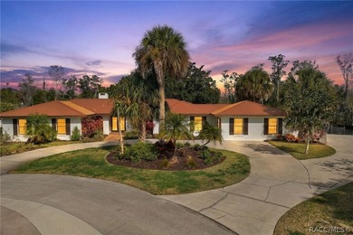 LOCATION LOCATION! A Spacious Waterfront 4 bedroom, 2 bathroom - photo 3