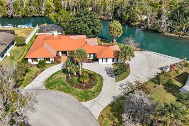 LOCATION LOCATION! A Spacious Waterfront 4 bedroom, 2 bathroom - photo 5