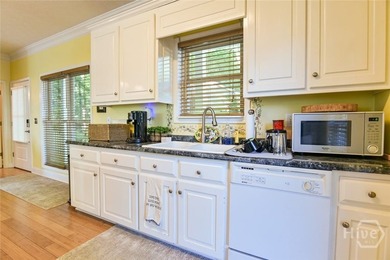 Charming lake cottage with deep water access (approximately 30 - photo 14