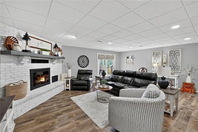 Luxury lakefront living on beautiful Loch Lomond. Nearly 4,000 - photo 25