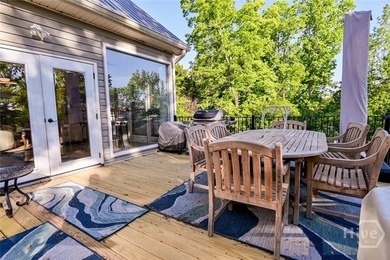 Charming lake cottage with deep water access (approximately 30 - photo 25