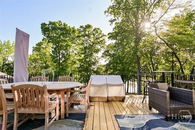 Charming lake cottage with deep water access (approximately 30 - photo 26