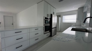 Fully Renovated 2/2 Single Family Waterfront Home w/ Many - photo 6
