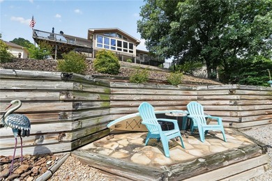 Luxury lakefront living on beautiful Loch Lomond. Nearly 4,000 - photo 37