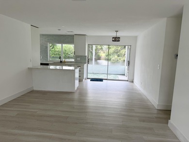 Fully Renovated 2/2 Single Family Waterfront Home w/ Many - photo 9