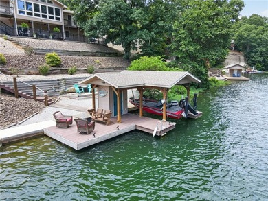 Luxury lakefront living on beautiful Loch Lomond. Nearly 4,000 - photo 42