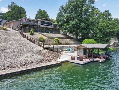 Luxury lakefront living on beautiful Loch Lomond. Nearly 4,000 - photo 43