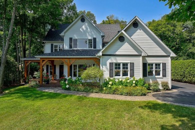Lake Home For Sale in Saint-Jérôme, 