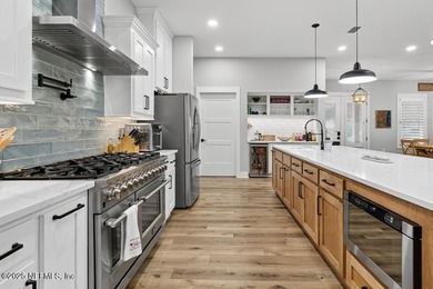 Stunner alert! Welcome to your dream home on the highly - photo 14