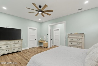 Stunner alert! Welcome to your dream home on the highly - photo 18