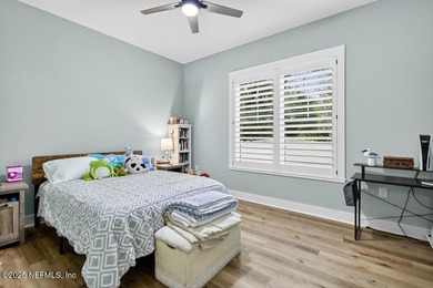 Stunner alert! Welcome to your dream home on the highly - photo 26