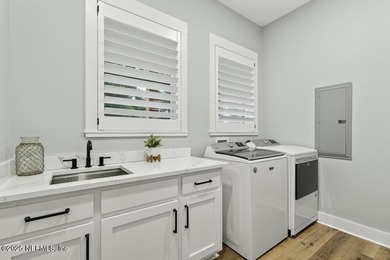 Stunner alert! Welcome to your dream home on the highly - photo 27