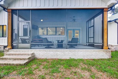 Stunner alert! Welcome to your dream home on the highly - photo 31