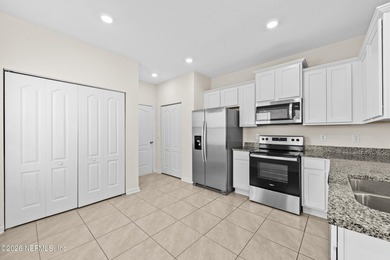 Nearly new 3-bedroom, 2.5-bath END-unit townhome with a 1-car - photo 8