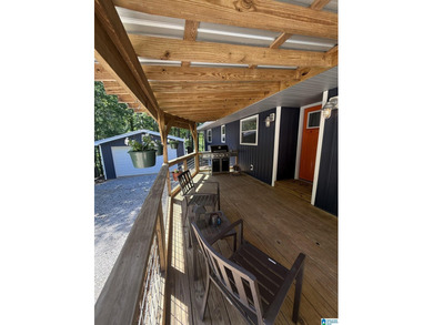 Fully renovated in 2019- Turn key lake home for full time living - photo 4