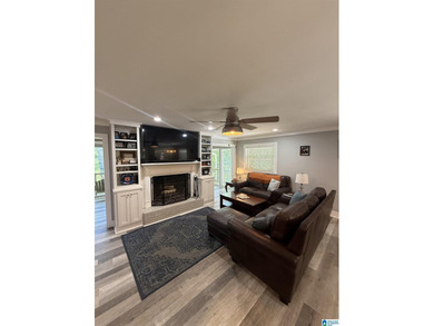 Fully renovated in 2019- Turn key lake home for full time living - photo 5