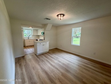 Fully renovated 2-bedroom, 2-bathroom home with bonus space - photo 3