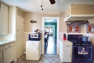 Welcome to this well-maintained 3-bedroom, 2-bath home that - photo 16