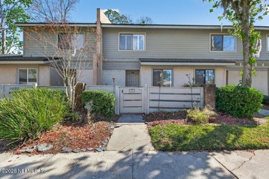 Welcome to this recently updated two-bedroom, two and a half - photo 1