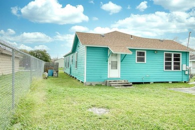 Welcome to this well-maintained 3-bedroom, 2-bath home that - photo 22