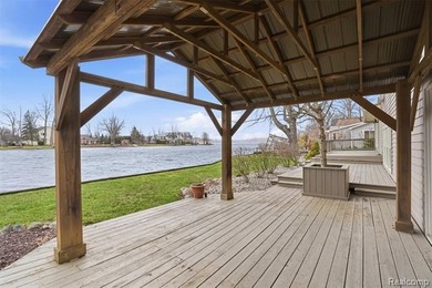 Experience magnificent lakefront living with 125* of waterfront - photo 33