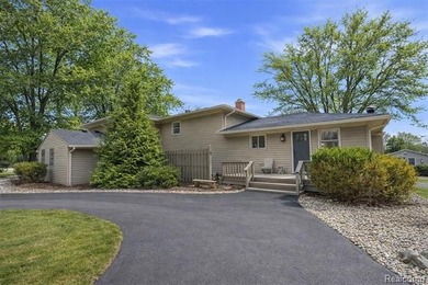Experience magnificent lakefront living with 125* of waterfront - photo 37