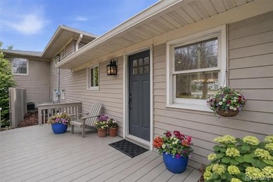 Experience magnificent lakefront living with 125* of waterfront - photo 40
