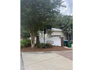 Close to Downtown Ocean Springs, high and dry flat lot with - photo 2