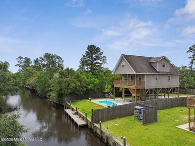Great 4 bedroom 1800 sq. ft. waterfront house close to the - photo 2