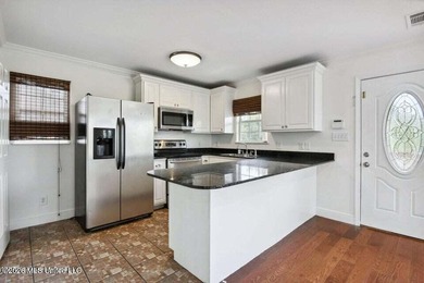 Great 4 bedroom 1800 sq. ft. waterfront house close to the - photo 6