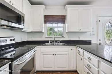 Great 4 bedroom 1800 sq. ft. waterfront house close to the - photo 7