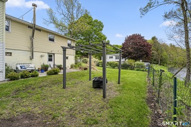 Waterfront escape on the Yantic River. This beautifully updated - photo 33