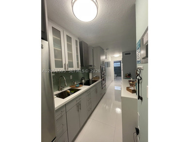 Beautifully renovated 1-bedroom, 1-bath residence in South of - photo 7