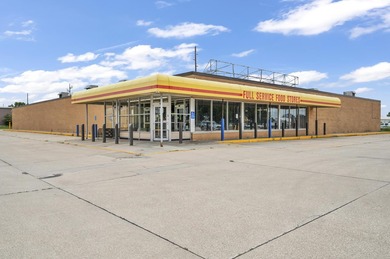 Lake Commercial Active Under Contract in Spirit Lake, Iowa