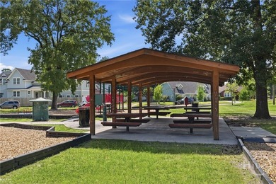 Situated directly on lively Hull Park in the heart of Ardsley - photo 13