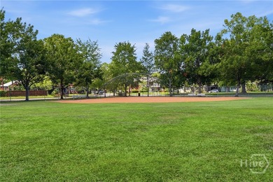 Situated directly on lively Hull Park in the heart of Ardsley - photo 15
