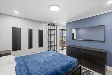 Beautifully renovated second-floor condo in the desirable - photo 22