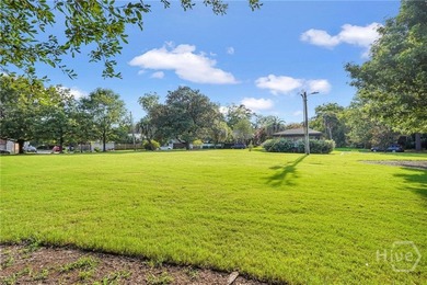 Situated directly on lively Hull Park in the heart of Ardsley - photo 23