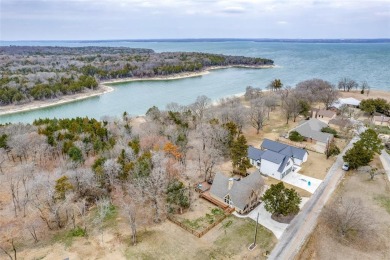 MUST SEE!!!! Beautifully renovated house on Lake Texoma. Recent - Lake Home For Sale in Pottsboro, Texas